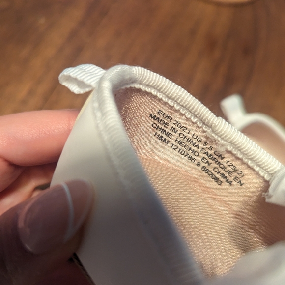 H&M toddler size 5.5 ballet flats - Picture 2 of 3